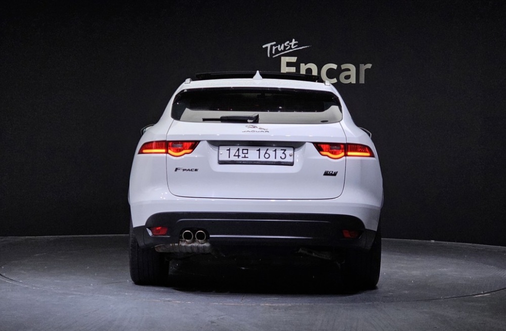 Jaguar F-PACE