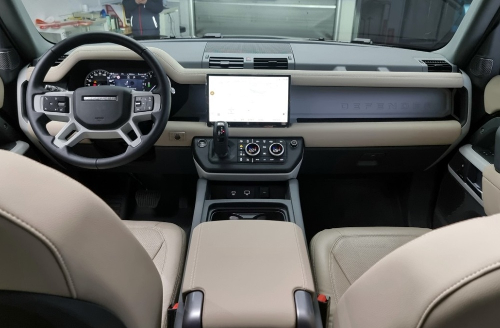 Land rover Defender (L663)
