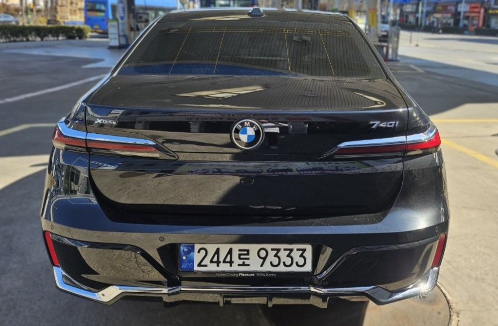 BMW 7 Series (G70)