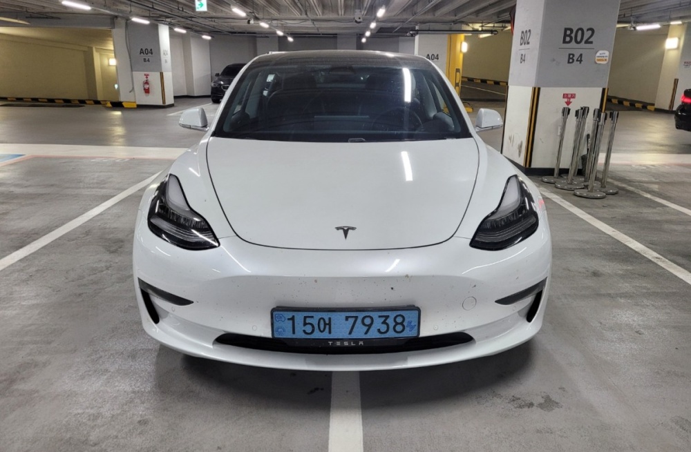 Tesla model 3