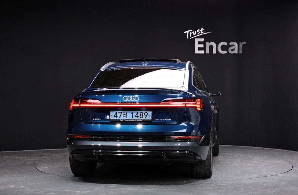 Audi e-tron