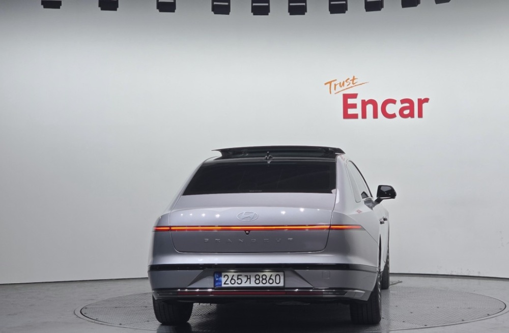 Hyundai Grandeur Hybrid (GN7)