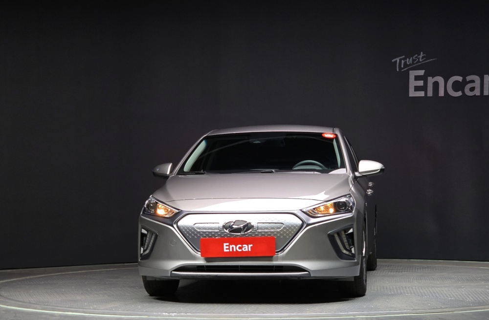 Hyundai The new Ioniq electric