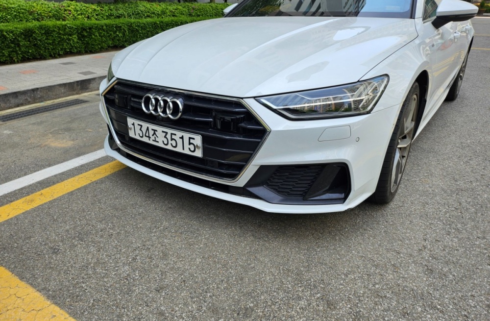 Audi A7 (4K)