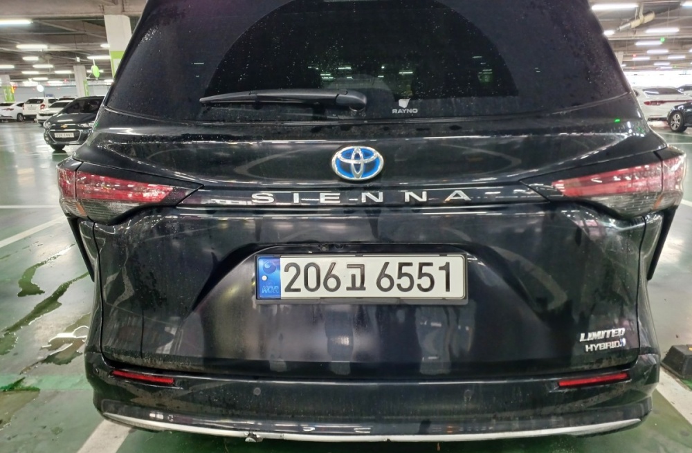 Toyota Sienna 4th generation