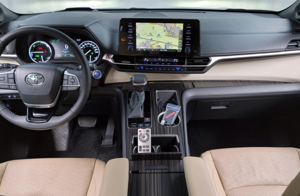 Toyota Sienna 4th generation