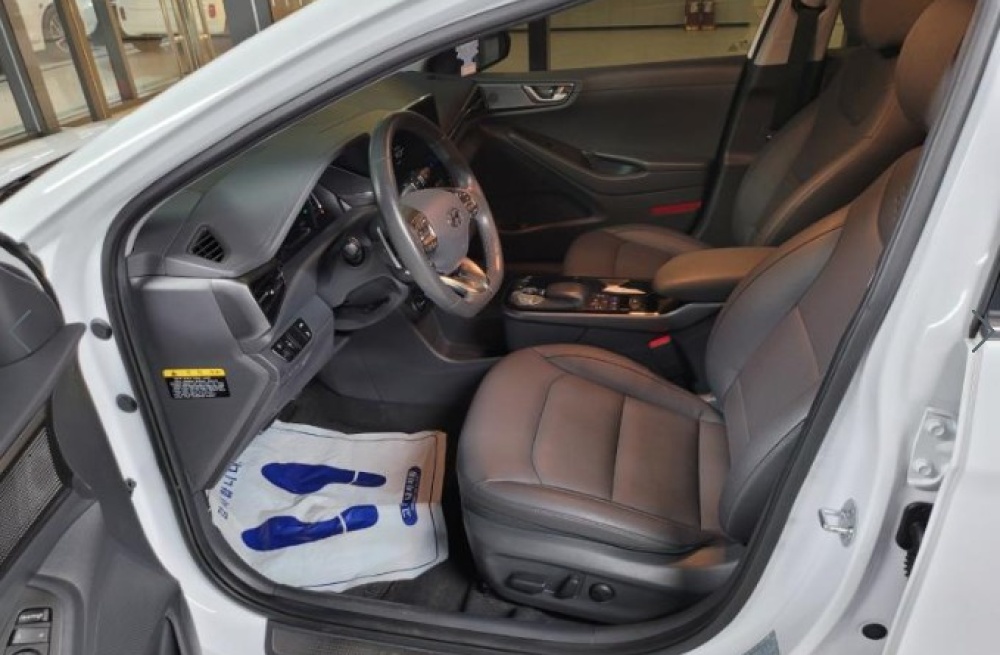 Hyundai The new Ioniq electric
