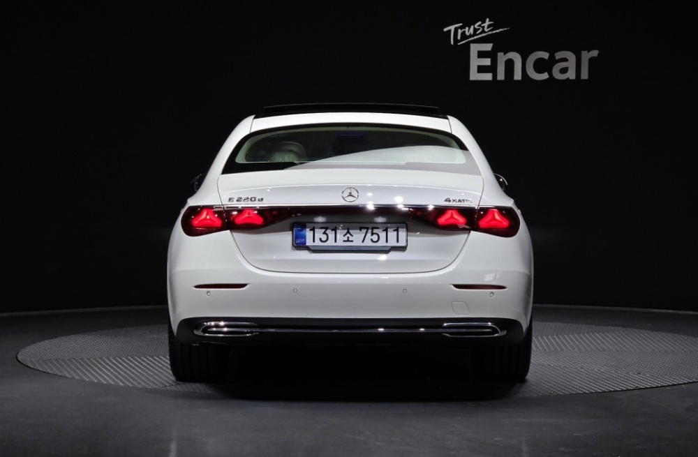 Mercedes-Benz E-Class W214