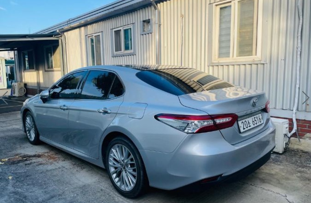 Toyota Camry (XV70)