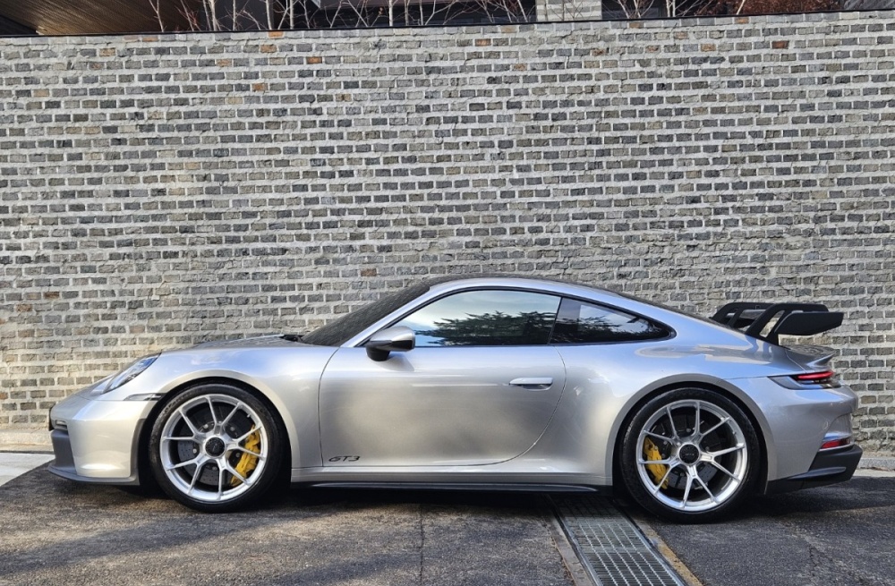 Porsche 911 (992)