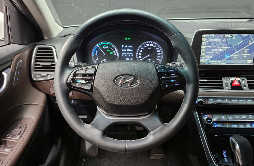 Hyundai Grandeur IG Hybrid
